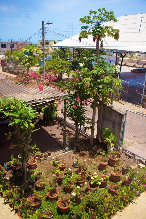 Hostal Nathaly Puerto Baquerizo Moreno Exterior foto